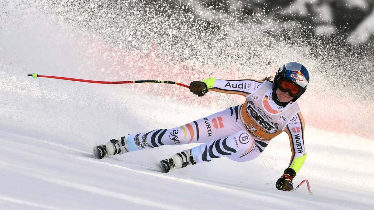 Emma Aicher on the way to victory in La Thuile