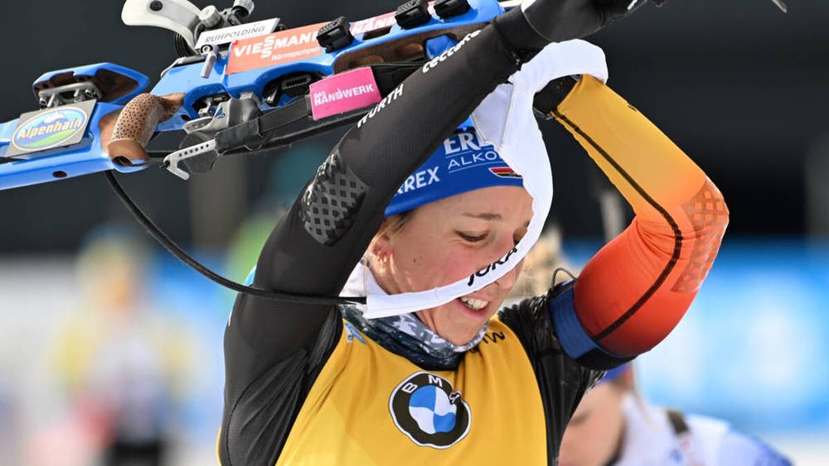Franziska Preuss catches the wrong jersey