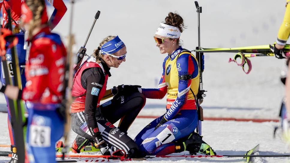 Franziska Preuss and Lou JeanMonnot after the decisive race