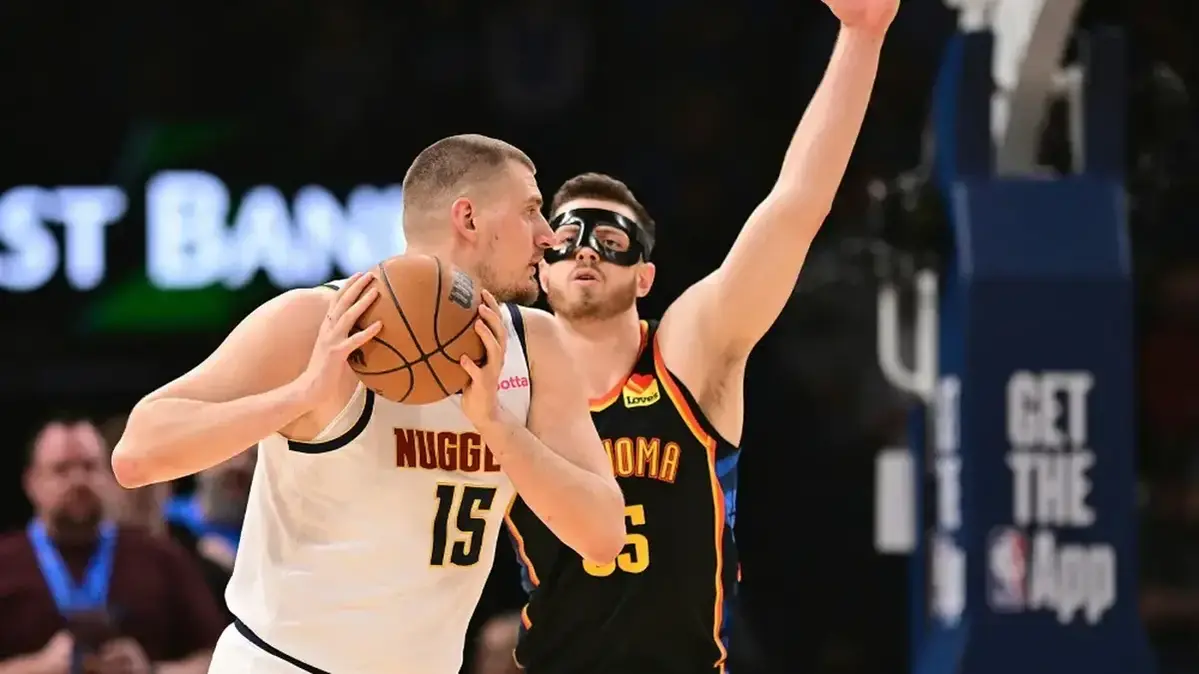 Hartenstein in a duel with superstar Nikola Jokic