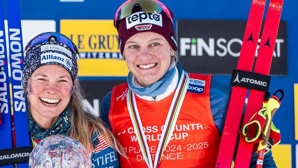 Victoria Carl (right) brought 2nd place behind Jessie Diggins in the overall World Cup