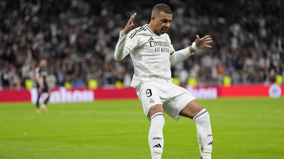 Kylian Mbappé celebrates his double pack against Leganés