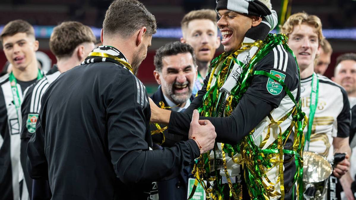 Newcastle wins the EFL Cup in the Wembley Stadium