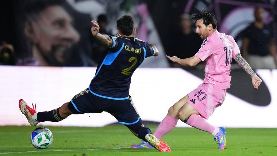 Messi at his winner against Philadelphia