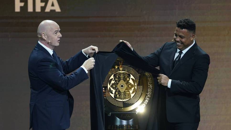 The FIFA's new premium product collides with other competitions in summer. This causes resentment between clubs and associations. What problems there are and who benefits from the club World Cup at the end.