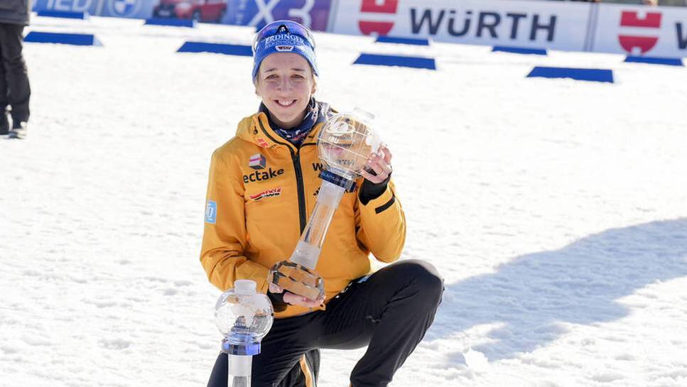 With her triumph at the overall World Cup, a dream fulfilled for Franziska Preuss. In addition, there has finally been a German at the biathlon leadership since 2017. We show you who has won the ladies so far.