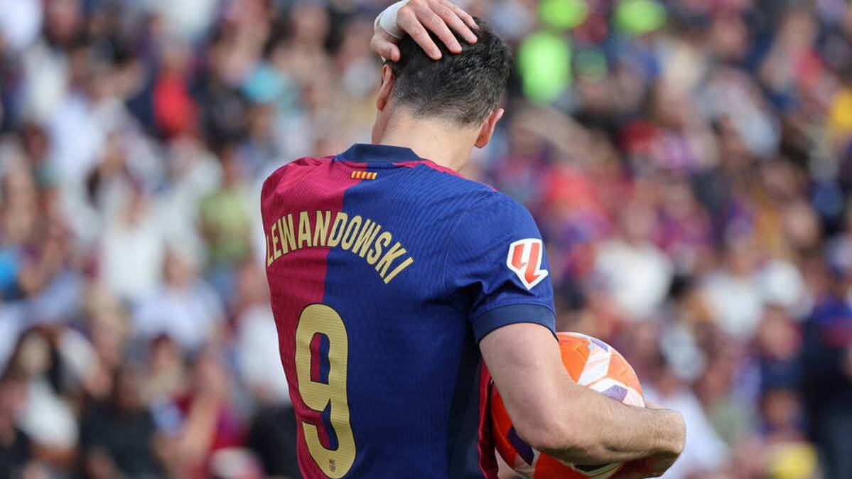 Robert Lewandowski will be missing from FC Barcelona for a few weeks