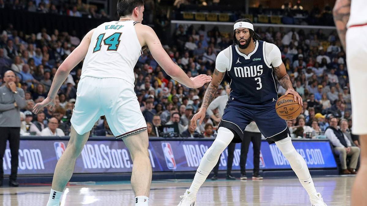 Anthony Davis scored 40 points, but had to be injured again