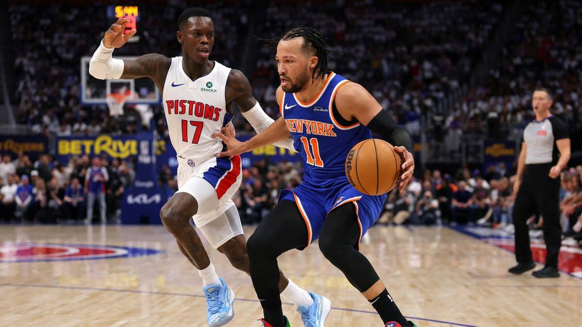 Dennis Schröder (left) loses Detroit game three