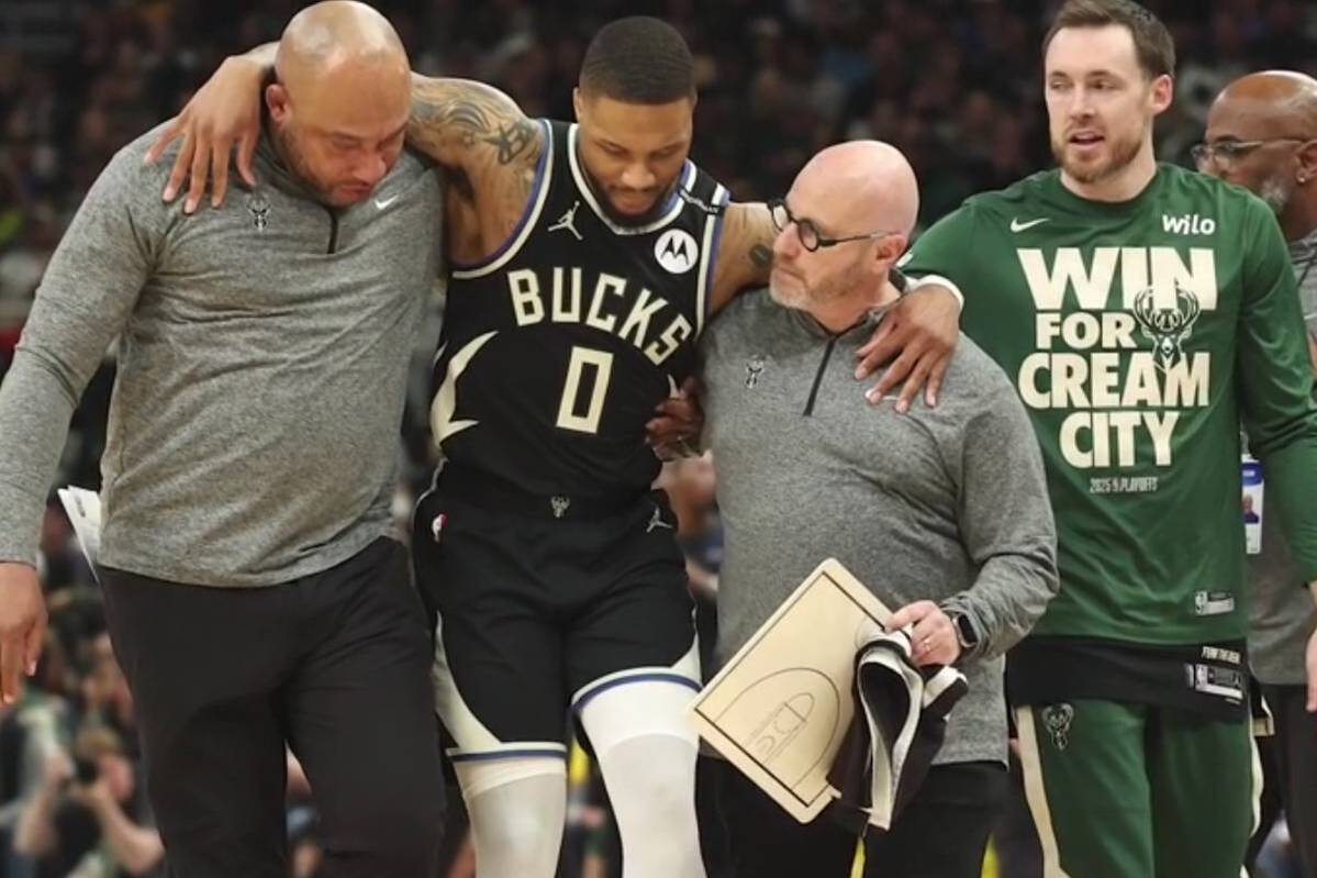 Lillard shock! Bucks coach reacts emotionally