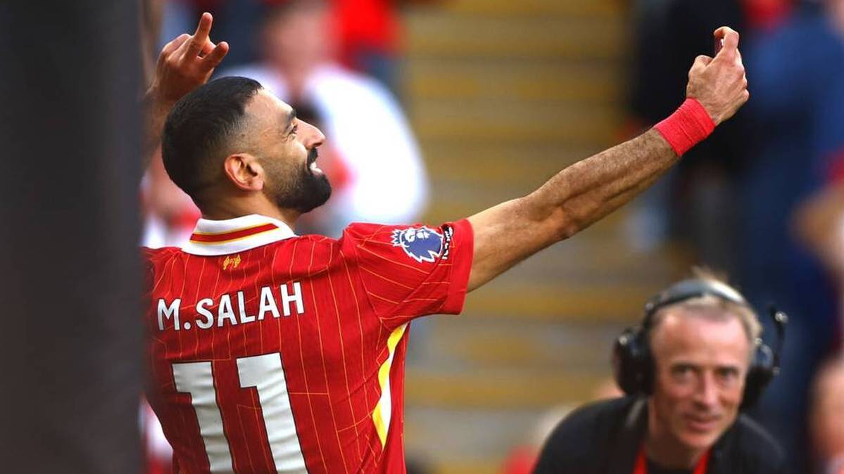 Mo Salah shot a selfie in front of the fan curve at the goal celebration
