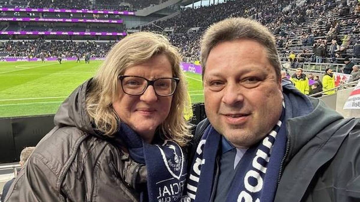 Dirk Gerresheim and his wife in a game of the Spurs