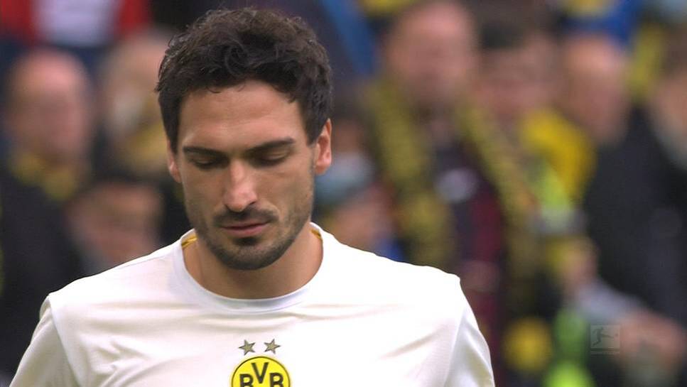 Mats Hummels ends his football career - this was announced by the 2014 world champion in an emotional video on social media.