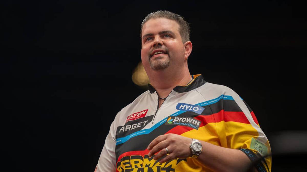 Gabriel Clemens accompanies the darts evening at Sport1