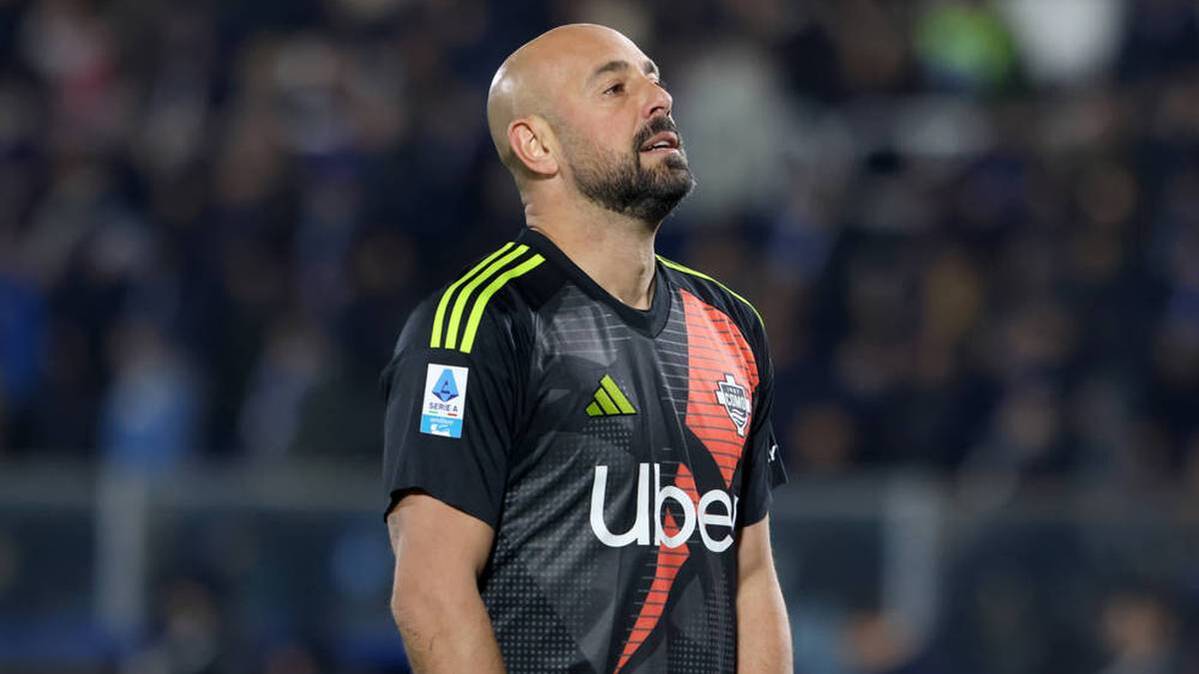 Pepe Reina ends his career