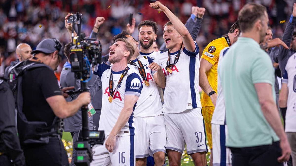 Timo Werner celebrated the title in the Europa League with his teammates