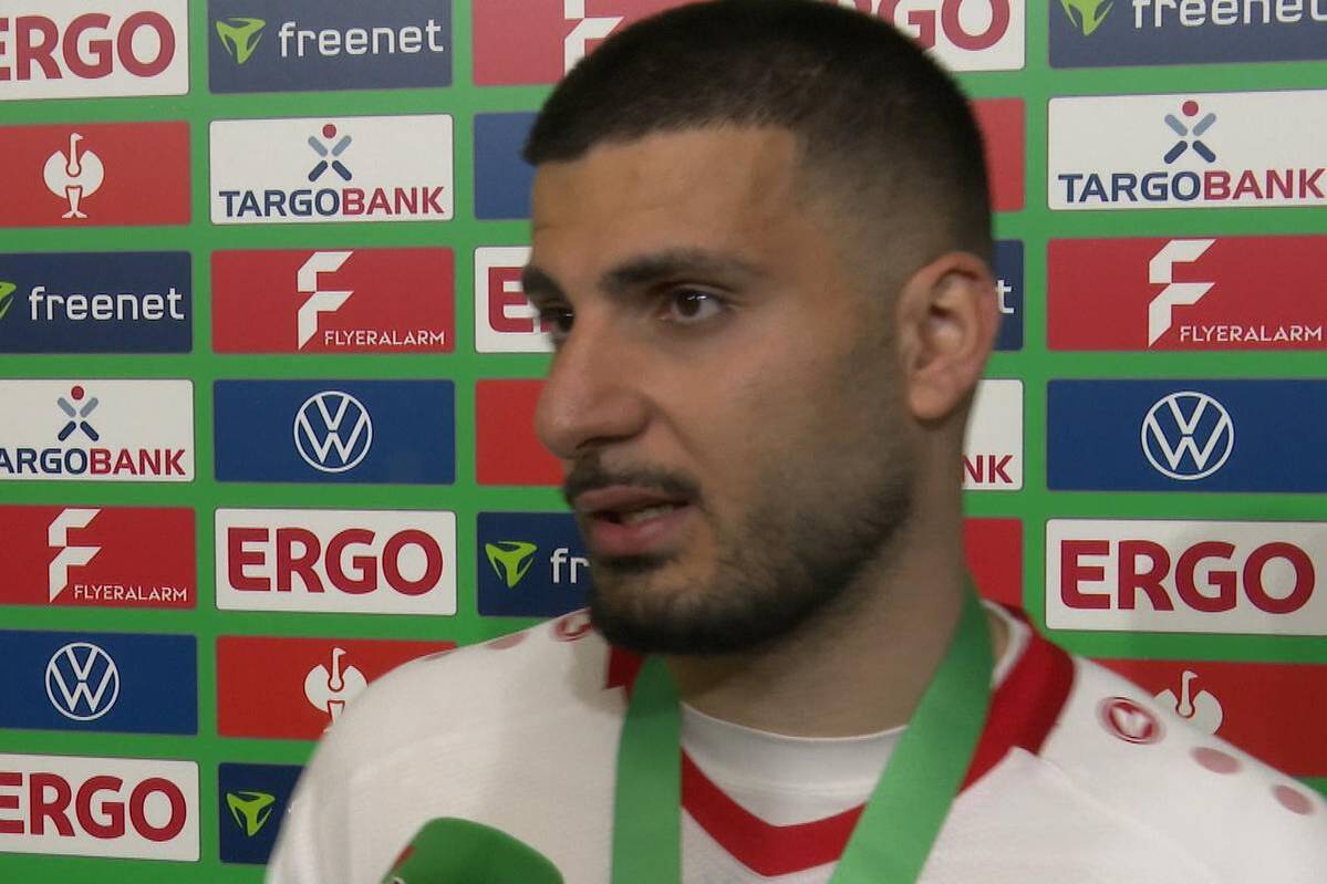 Large gesture of Undav in the winner's interview