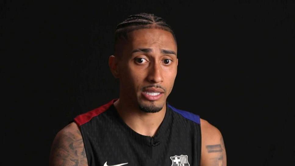 Barcelonas Raphinha talks about his hard path from the Brazilian favela to the top of the world and explains why Barça coach Flick is crucial for his success.