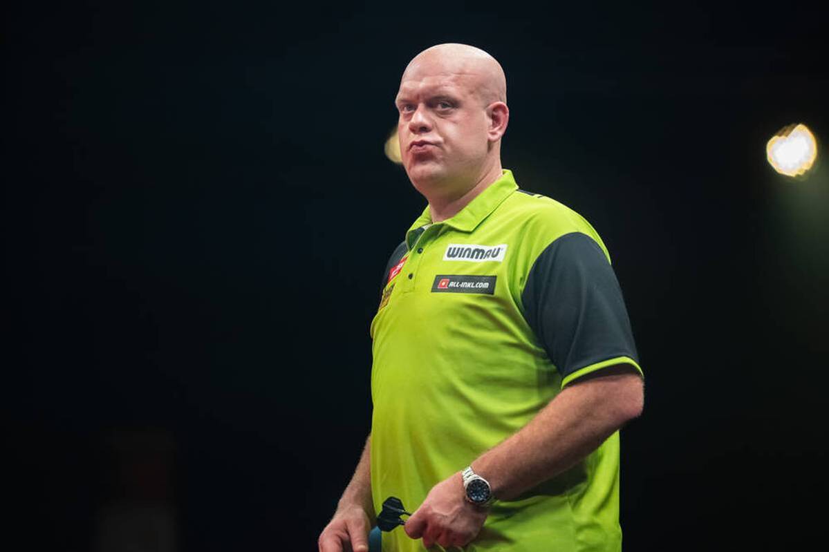 Darts star Michael van Gerwen falls from the playoff ranks of the Premier League. The Dutch loses the direct duel against Nathan Aspinall.