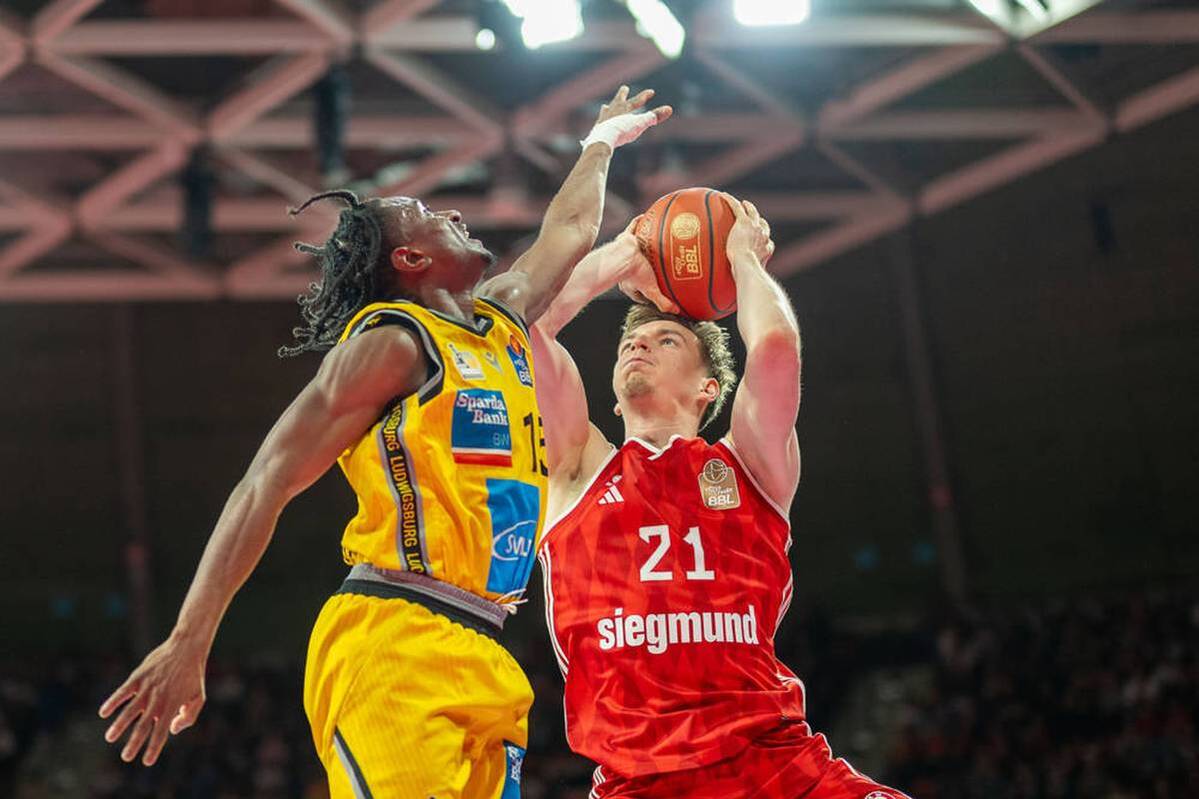 A threesome from Niels Giffey secures FC Bayern Basketball on the last matchday of the main round the important victory over Ludwigsburg.