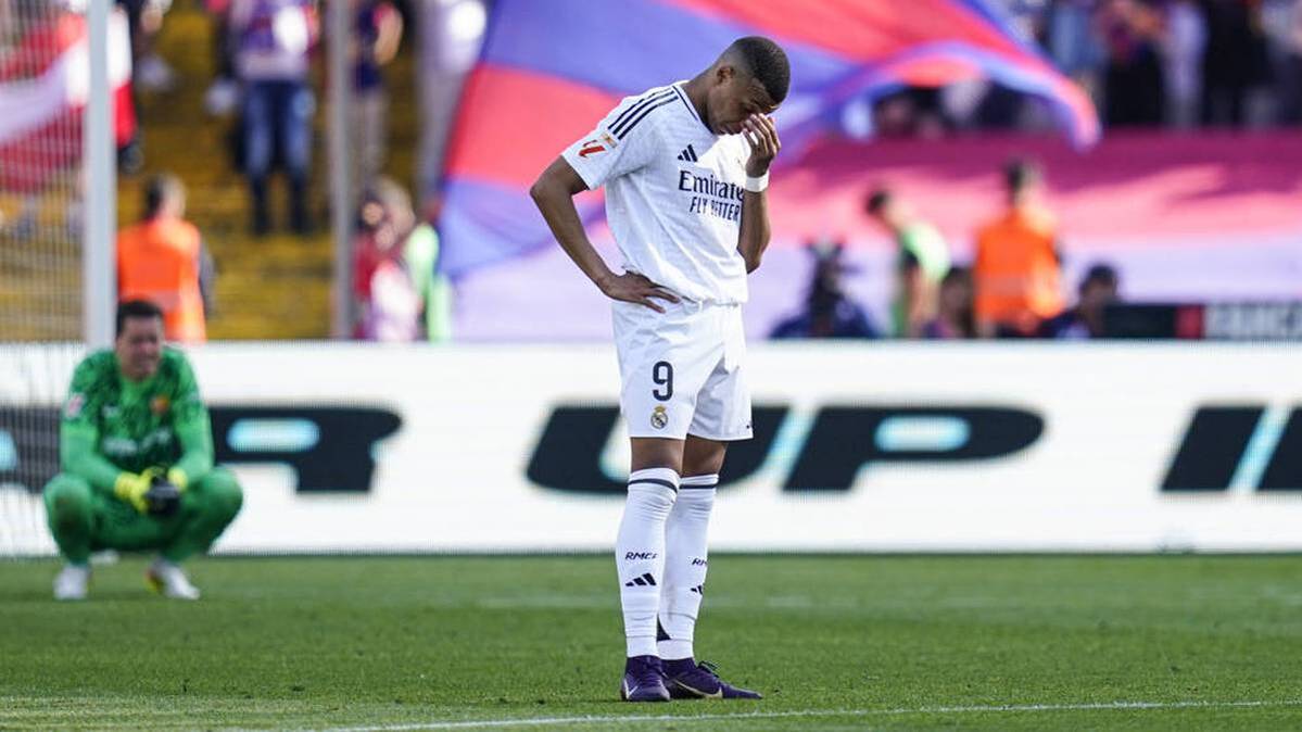 Kylian Mbappé scored three goals against Barca