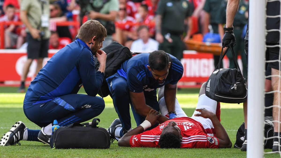 Taiwo Awoniyi injured and Nottingham had to end the game outnumbered