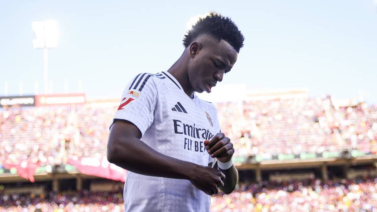 Vinícius Júnior disappointed against FC Barcelona