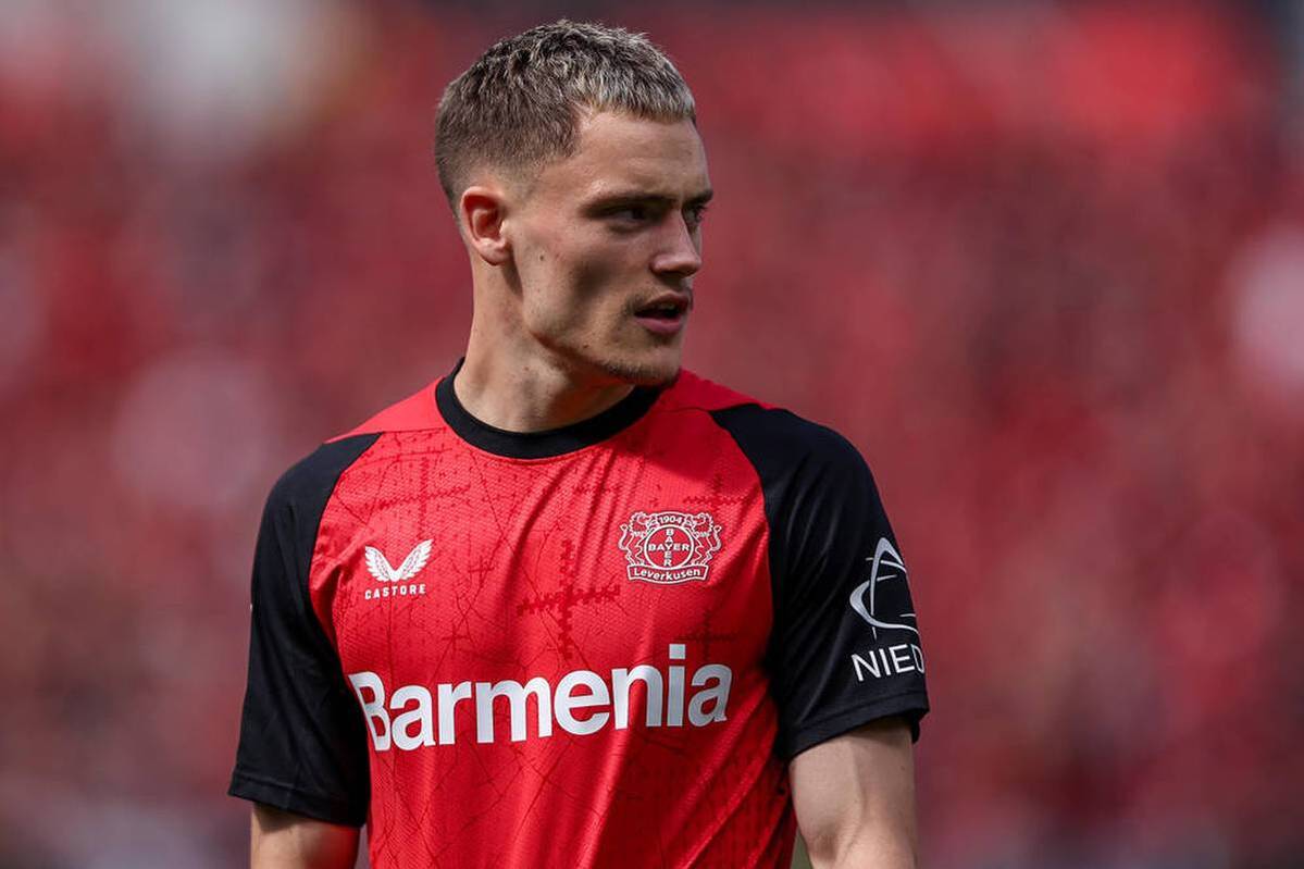 11.05.2025, football, Bayer 04 Leverkusen - Borussia Dortmund, 1st Football Bundesliga, 33rd matchday, Bayarena, season 2024 2025: Florian Wirtz (Bayer04 Leverkusen 10) DFB regulations prohibits as image sequences and or quasi -video. North Rhine-Westphalia Germany *** 11 05 2025, Soccer, Bayer 04 Leverkusen Borussia Dortmund, 1 Soccer Bundesliga, 33 Matchday, Bayarena, Season 2025 Florian Wirtz Bayer04 Leverkusen 10 DFB Regulations Prohibit Any Use of Photographs Sequences and Or Quasi Video North Rhine Westphalia Germany