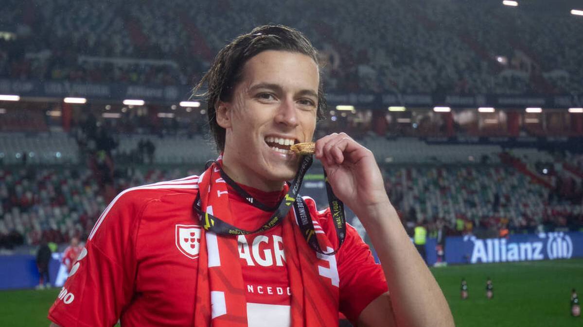 Álvaro Carreras is apparently faced with a move to real Madrid