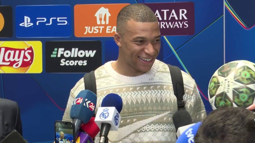 Kylian Mbapp's has Trick for Real Madrid Against Manchester City Made France Legend Zinedine Zidane Smile. The Striker Explained that his Compatriot is on absolute idol.