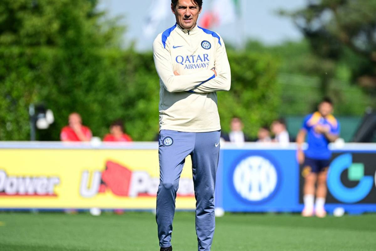 The Inter Milan coach flirts with offers before the Champions League finale, including from Saudi Arabia.