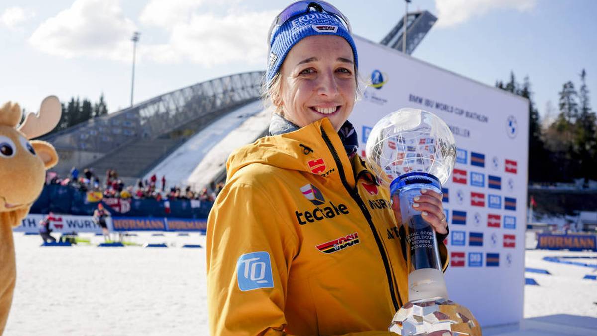 Franziska Preuss with the trophy for the overall World Cup