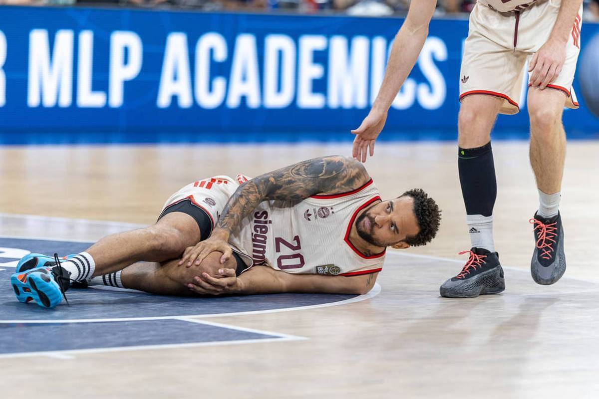 FC Bayern basketball has to do without Elias Harris for a long time. The center is injured in game two of the semi -final series against the MLP Academics Heidelberg. Now the association announces the diagnosis.