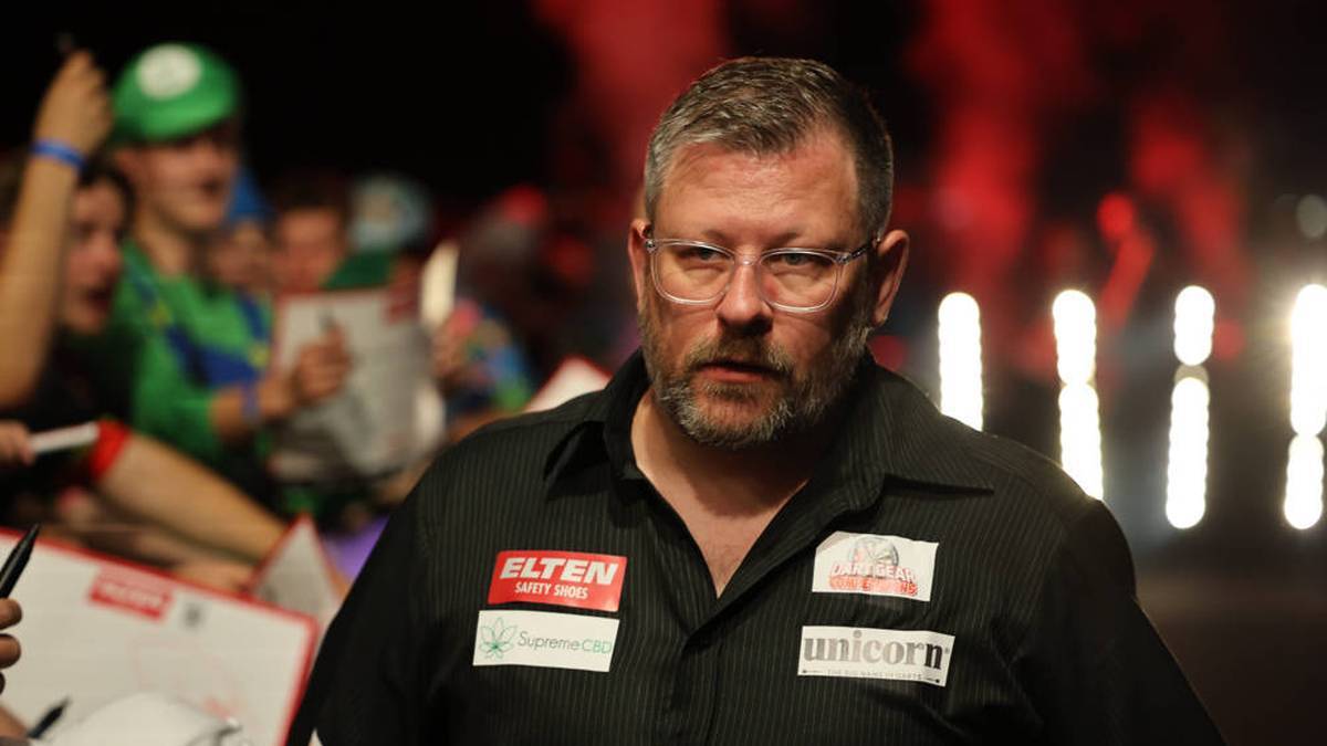Darts star James Wade again ensures a fart incident