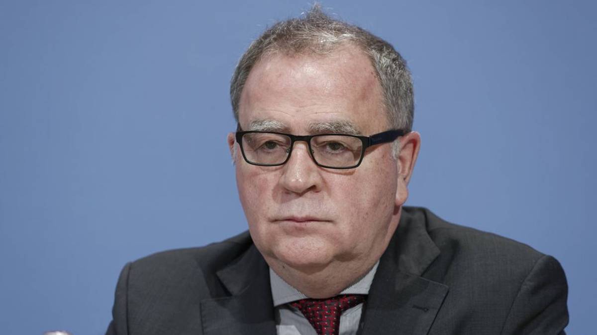 Prof. Dr. Fritz Sörgel is head of the Institute for Biomedicine and Pharmaceutical Research (IBMP) Nuremberg