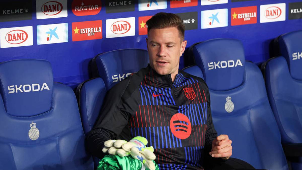 Marc-André ter Stegen is facing the exit at fc barcelona