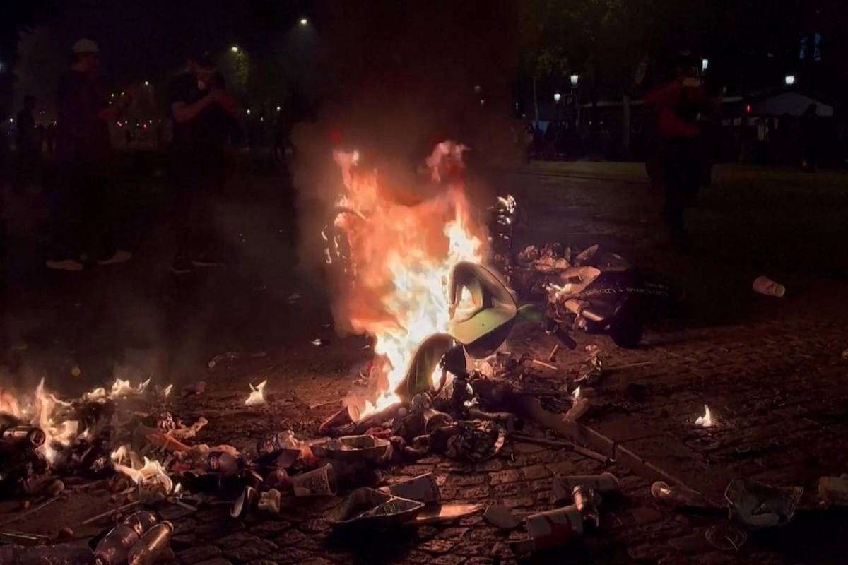 Pictures of the destruction! Solid riots in Paris
