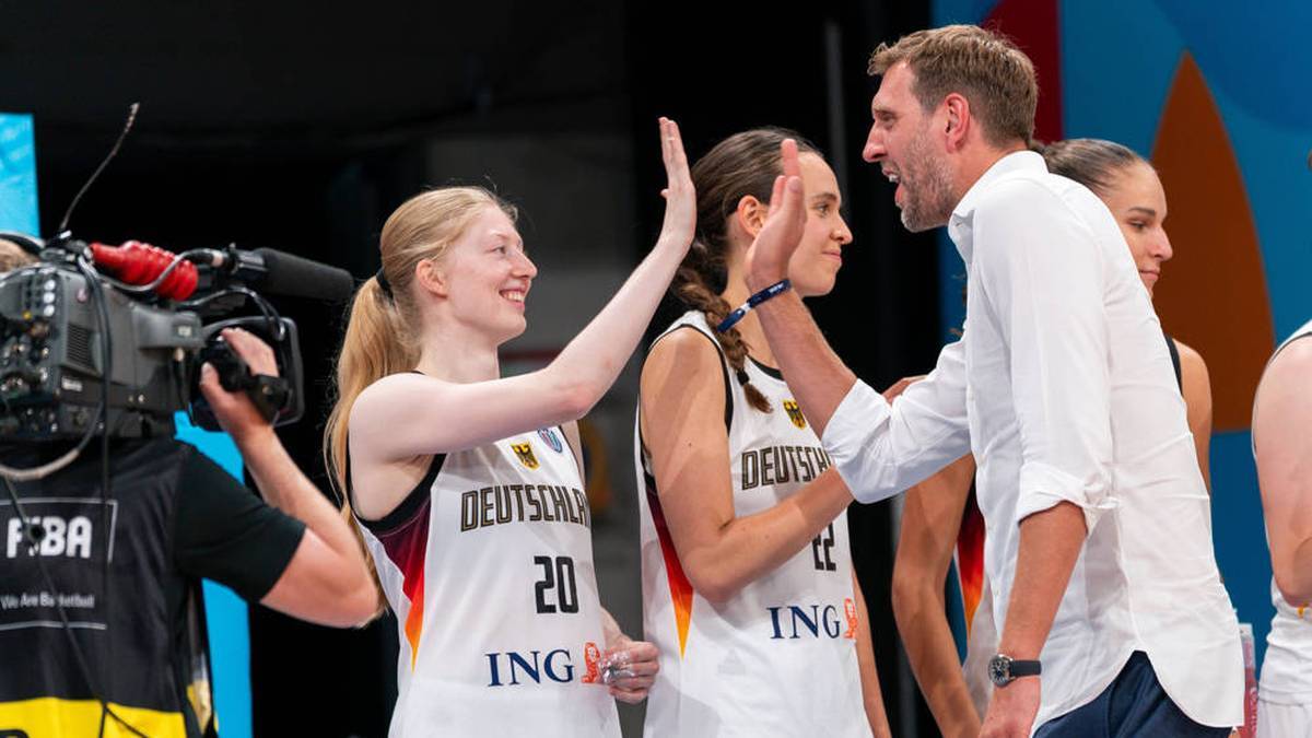 Basketball legend Dirk Nowitzki supports the women's national team at the European Championship
