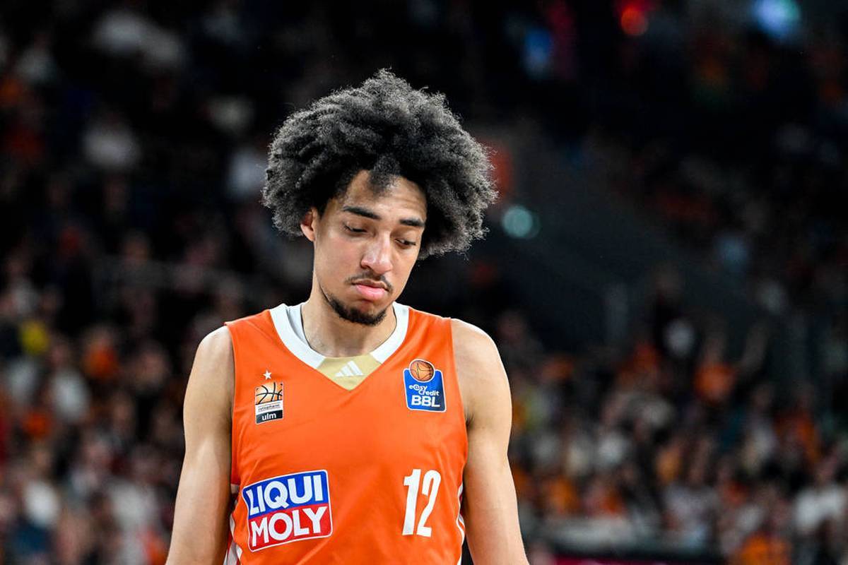 Ratiopharm Ulm is still missing a victory for the German championship. According to Sport1 information, Ben Saraf is available in game four against FC Bayern in the evening. Noa Essengue will be missing.