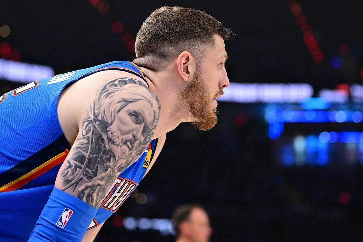 Isaiah Hartenstein and the Oklahoma City Thunder were unable to use their first match ball in the NBA final. The decision is made on Monday night.