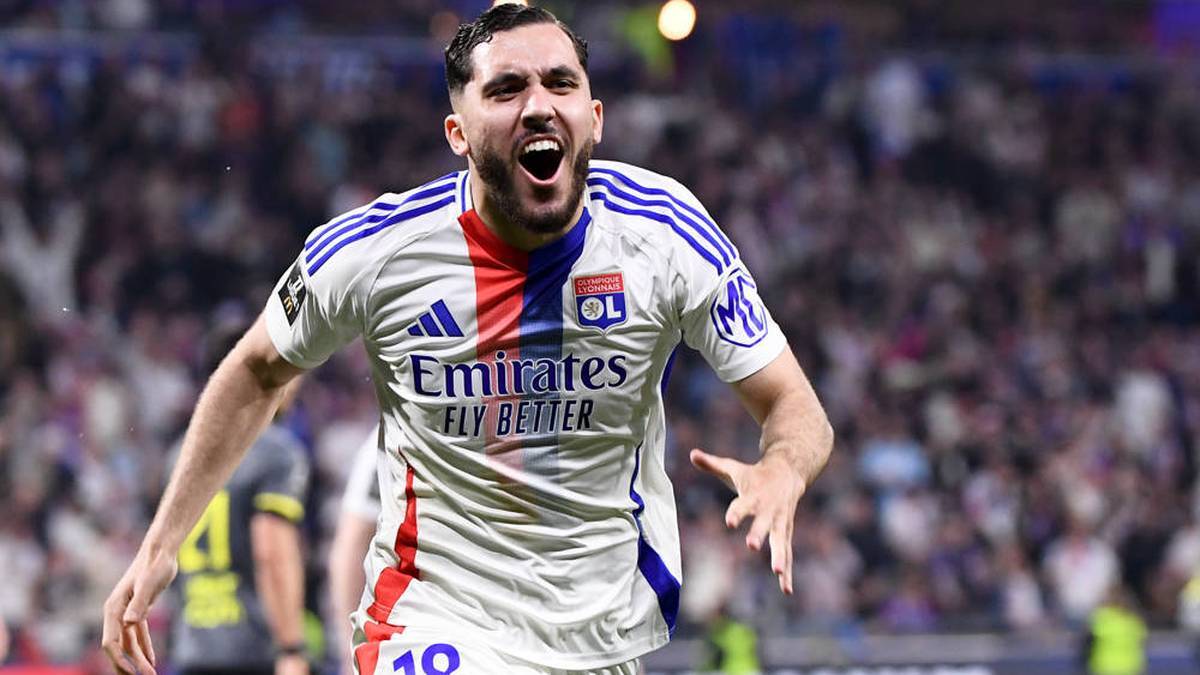 Rayan Cherki is probably about to move to Manchester City