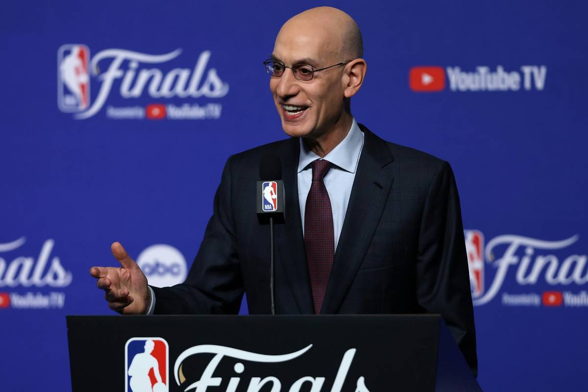 Adam Silver, boss of the North American basketball league, announces talks about possible forms of expansion.