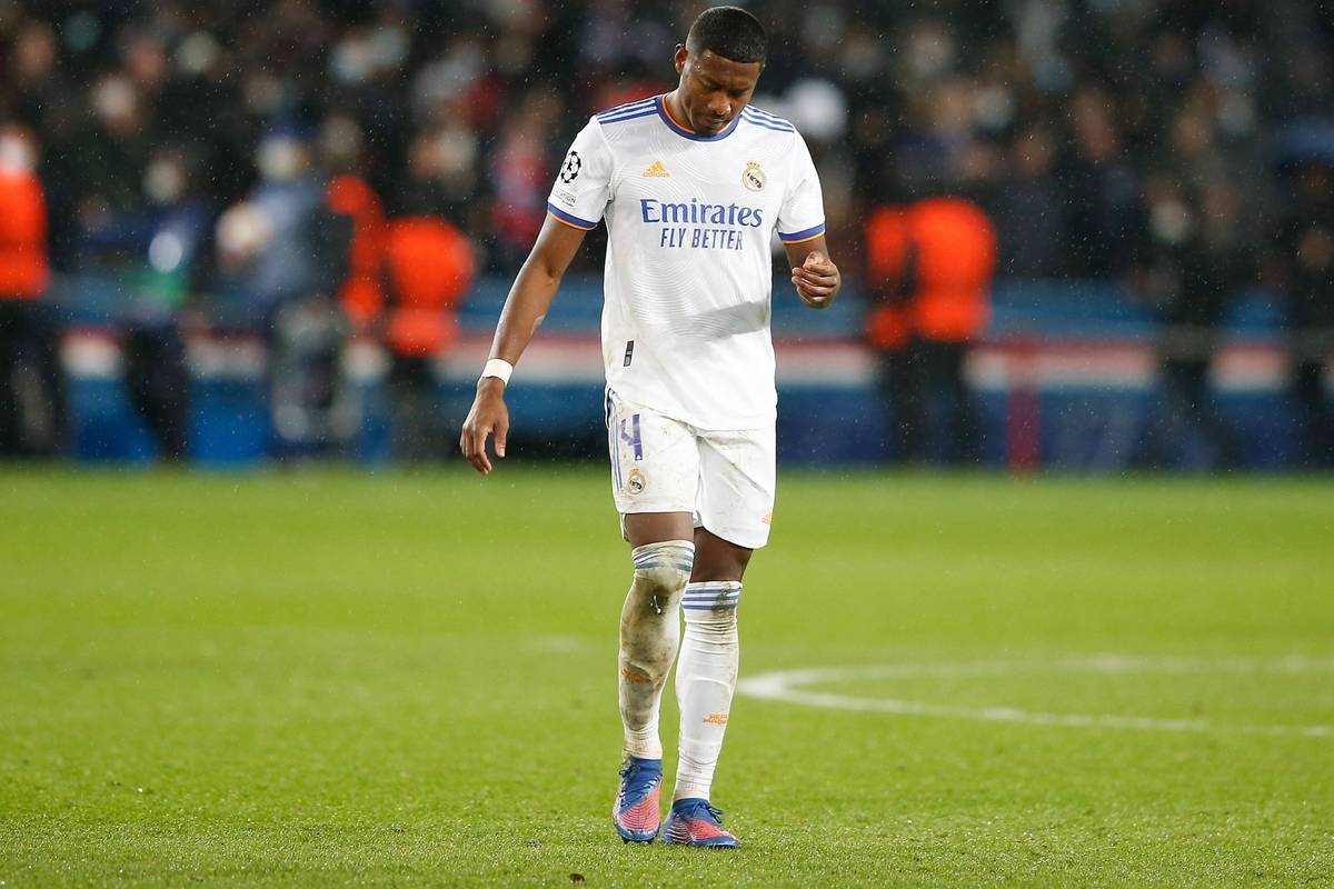 David Alaba threatens to degradation at Real Madrid. According to the Spanish media, he is only in fifth place in the defense hierarchy.