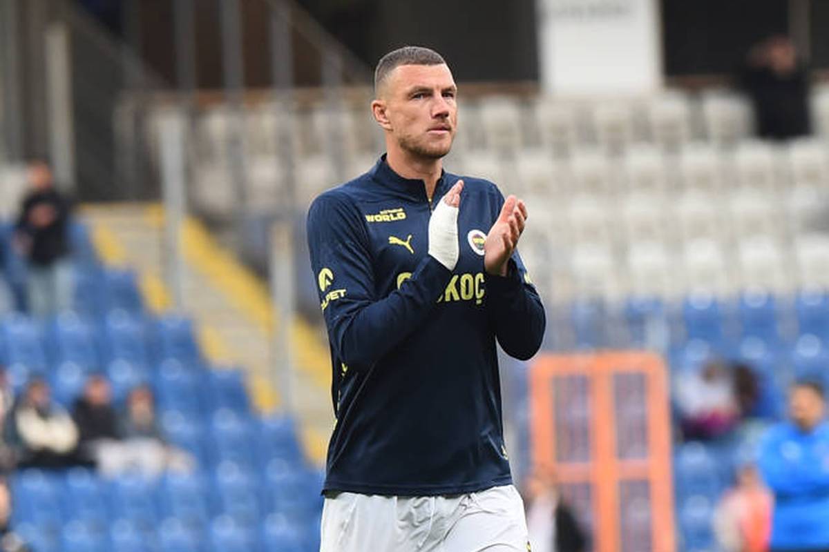 40 years and still not tired: Edin Dzeko moves from Fenerbahce to Florence.