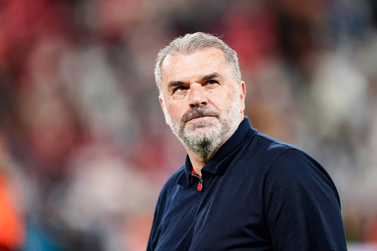 Tottenham Hotspur announces the end of coach Posetecoglou. Discharge is said to have triggered great disappointment among many players. Club President Daniel Levy probably threatens a player revolt.