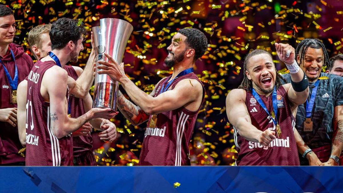 Nick Weiler-Babb (m.) And Carsen Edwards (right) Leave FC Bayern