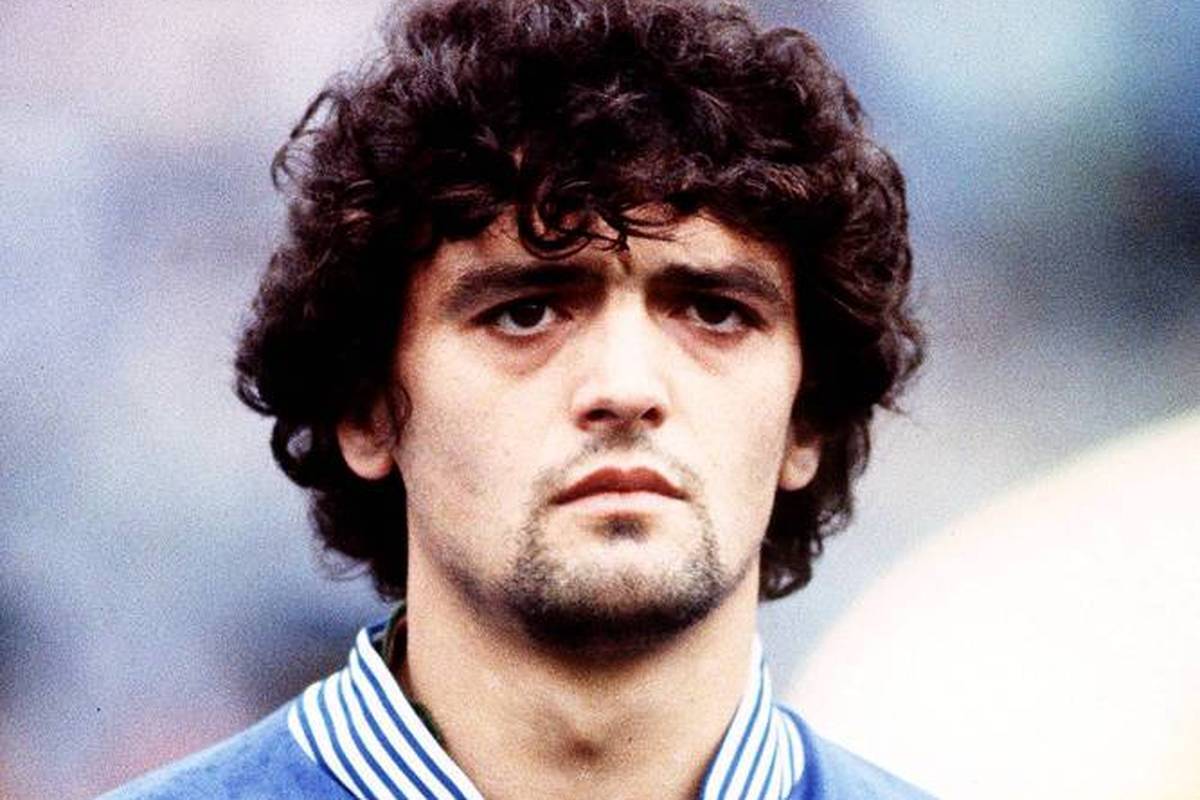A traditional football club in front of that: Brescia Calcio threatens to disappear from the scene after 114 years. Two Italian football legends talk about this disappointment - and a last glimmer of hope.