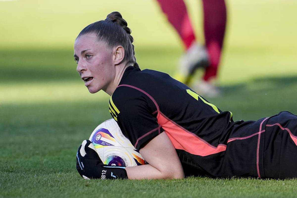 After twelve years in Freiburg, goalkeeper Rafaela wants to research Borggräfe "sometimes international waters".