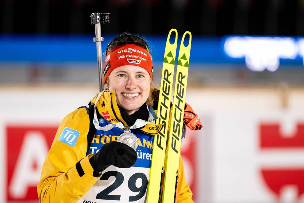 Biathlon star Janina Hettich-Walz is back in the German national team after her baby break.