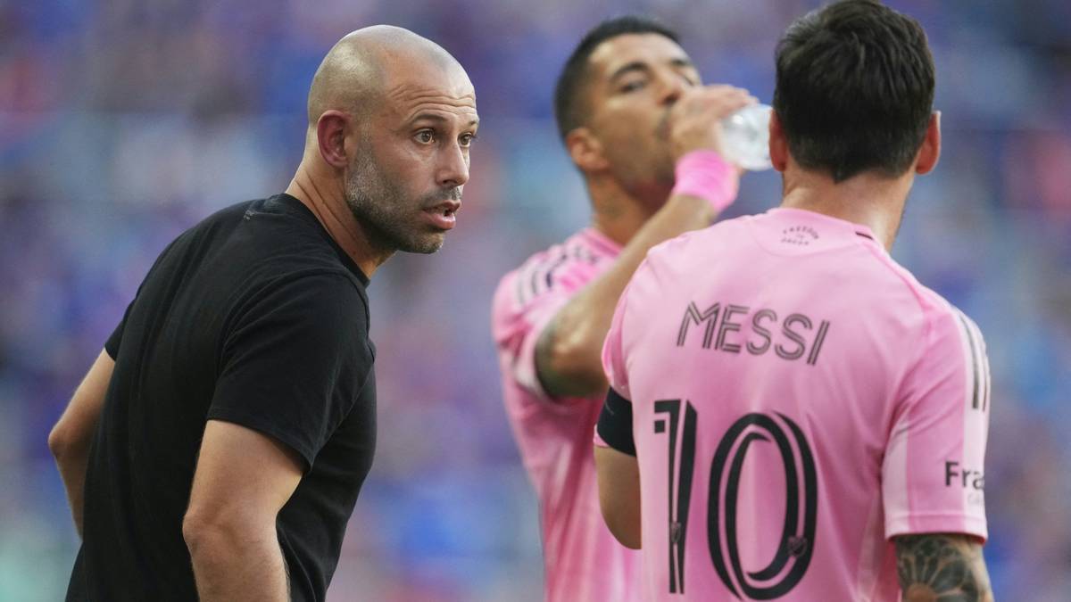Javier Mascherano (left) and Lionel Messi